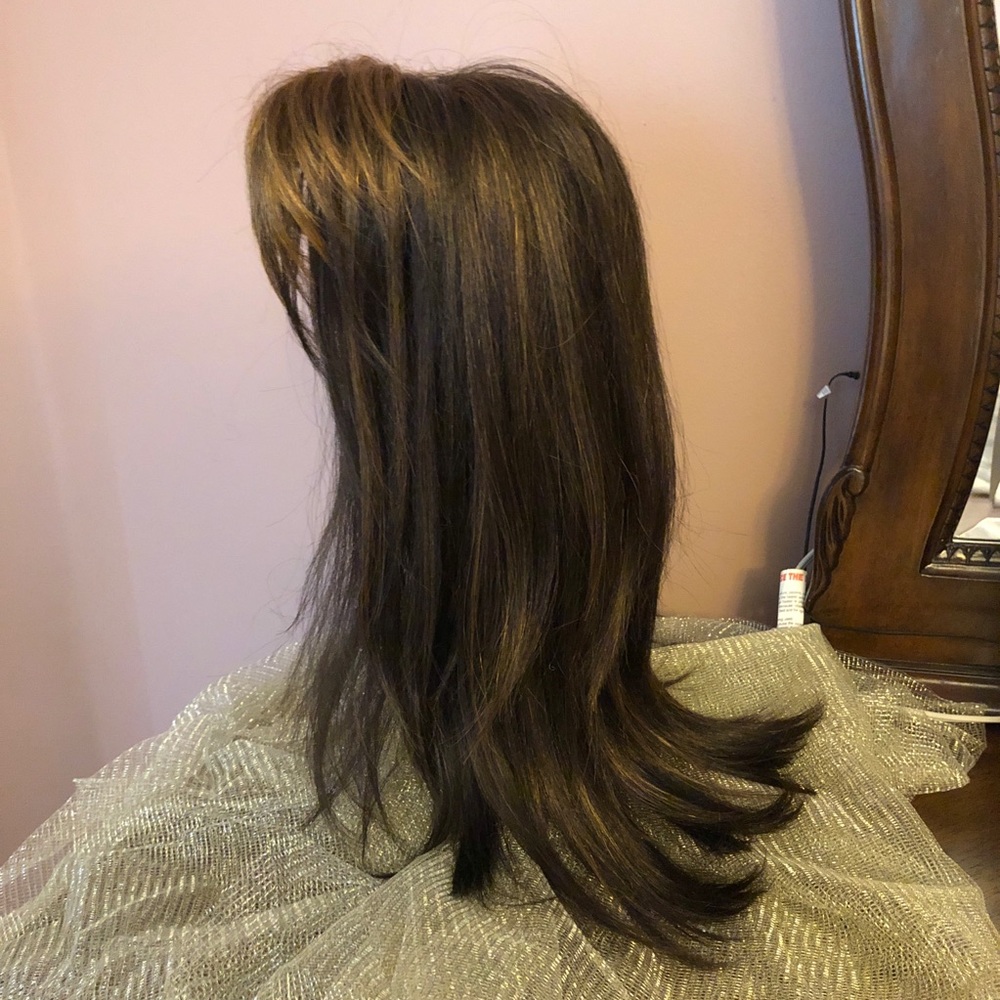GORGEOUS LONG WIG SIZE AVERAGE